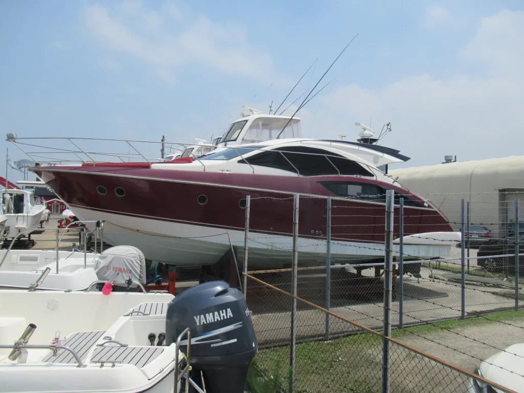 2008 42ft Pre-Owned Japanese Luxury Vessel